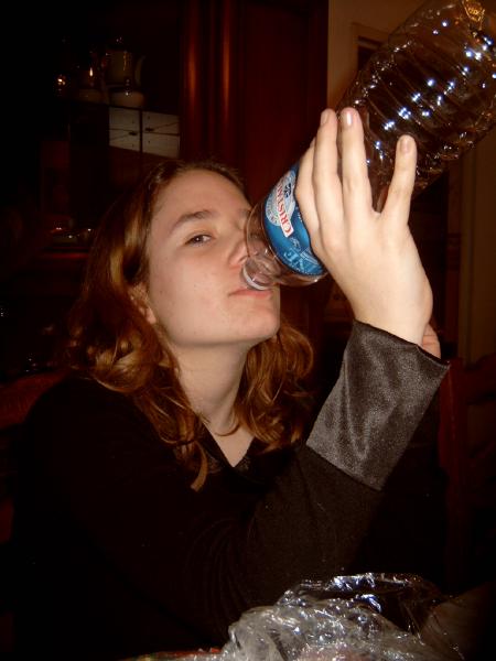 moi entrain de boire lol